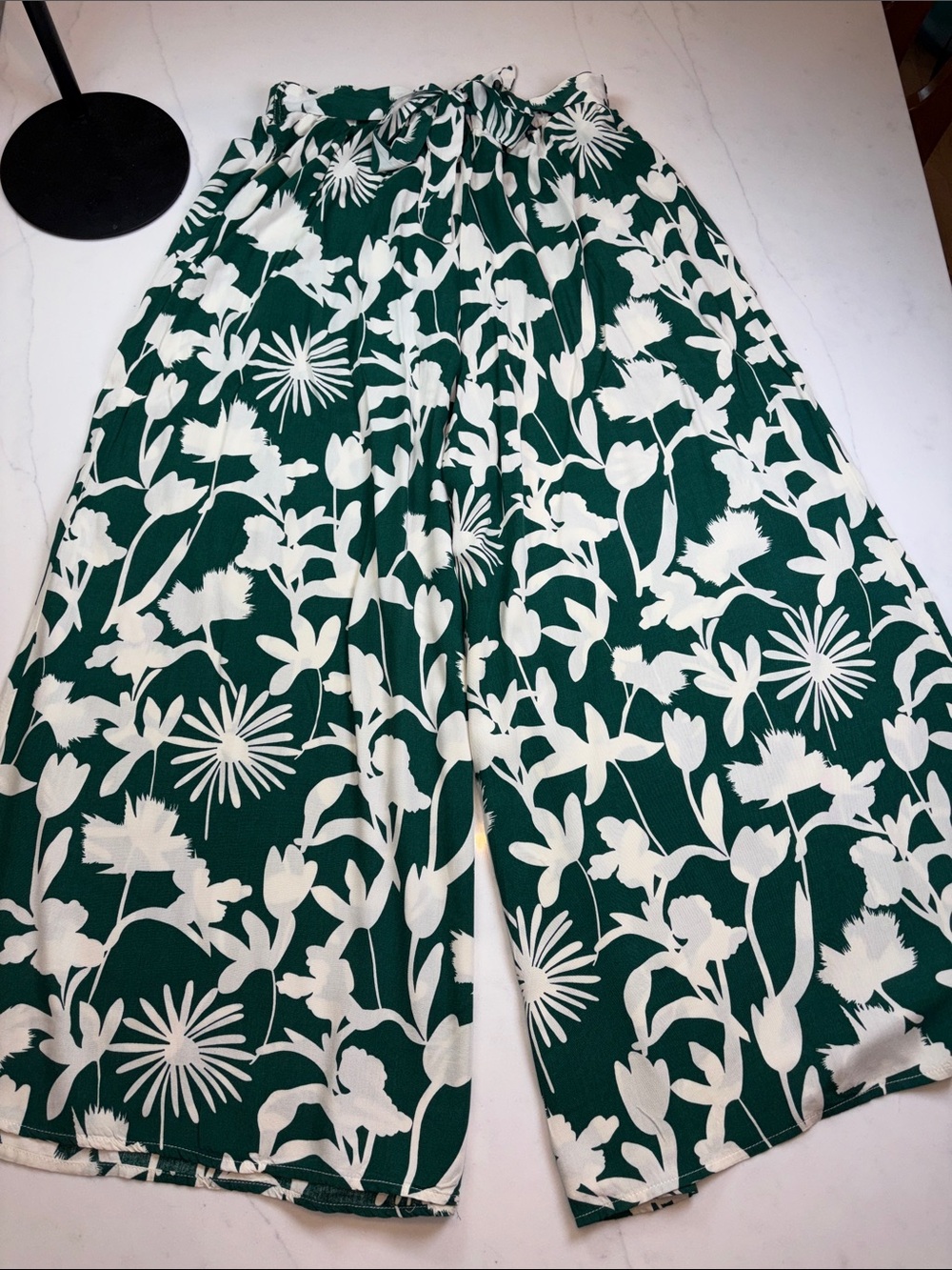 Green & White Floral Wide-Leg Pants